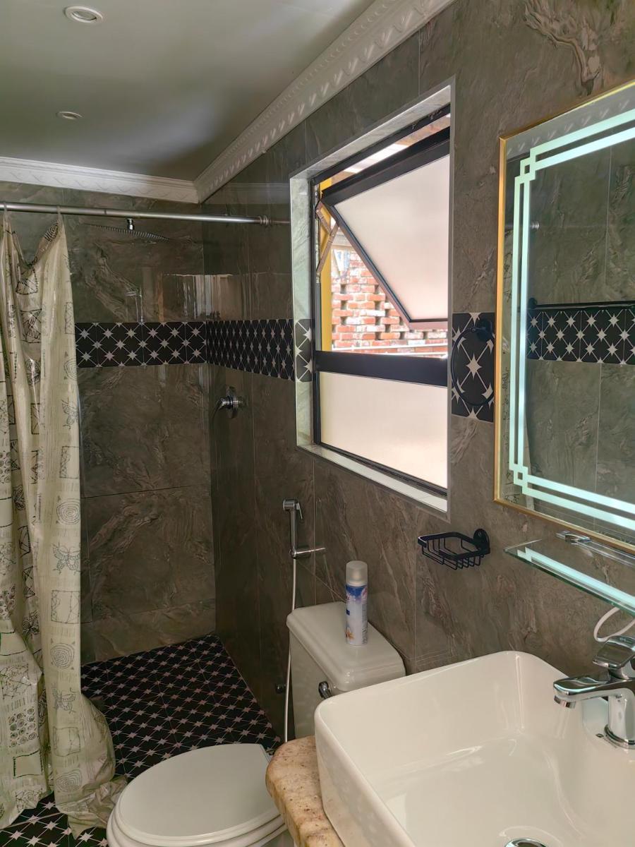 Gem of Manor drive - Housity