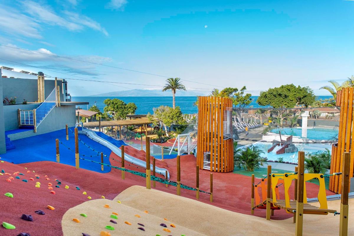 Piscina en o cerca de Adrián Hoteles Roca Nivaria
