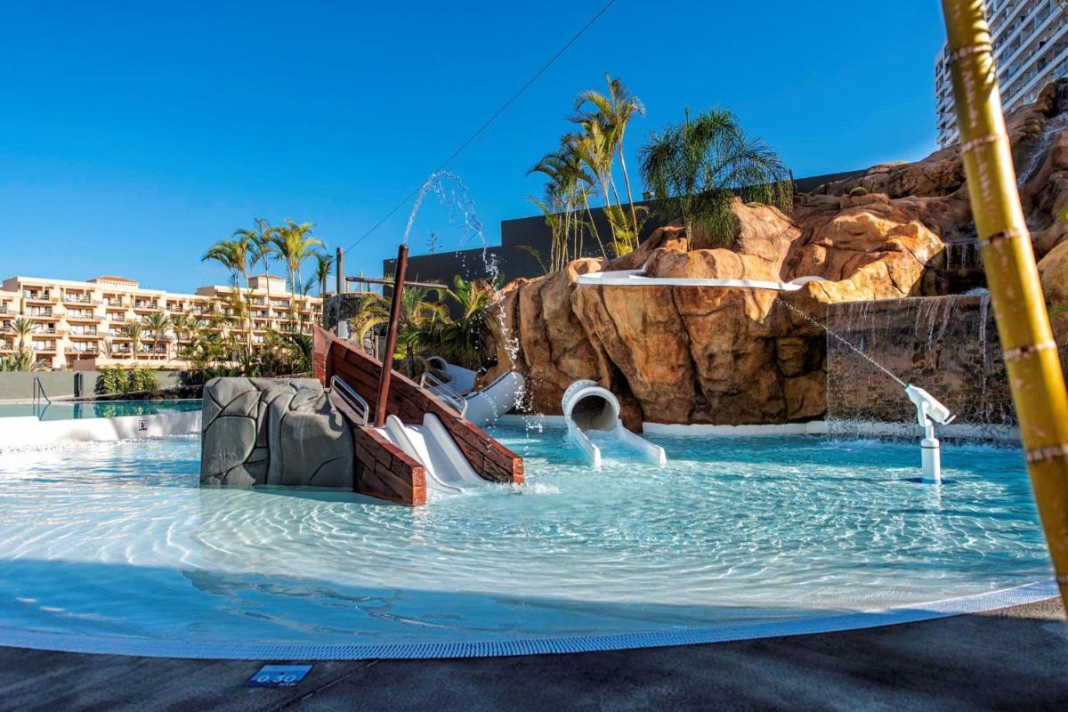 Piscina en o cerca de Adrián Hoteles Roca Nivaria