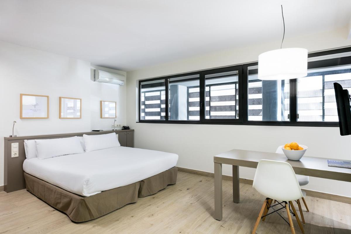 Aparthotel Bcn Montjuic - Housity