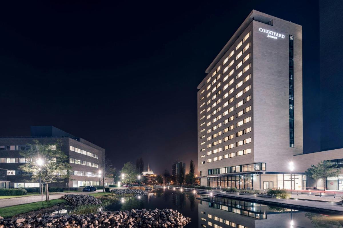 Courtyard by Marriott Brno - Housity