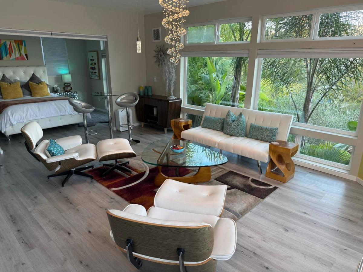 Stylish Suite with Views - Perfect Base for SF & Wine Country Adventures - Housity