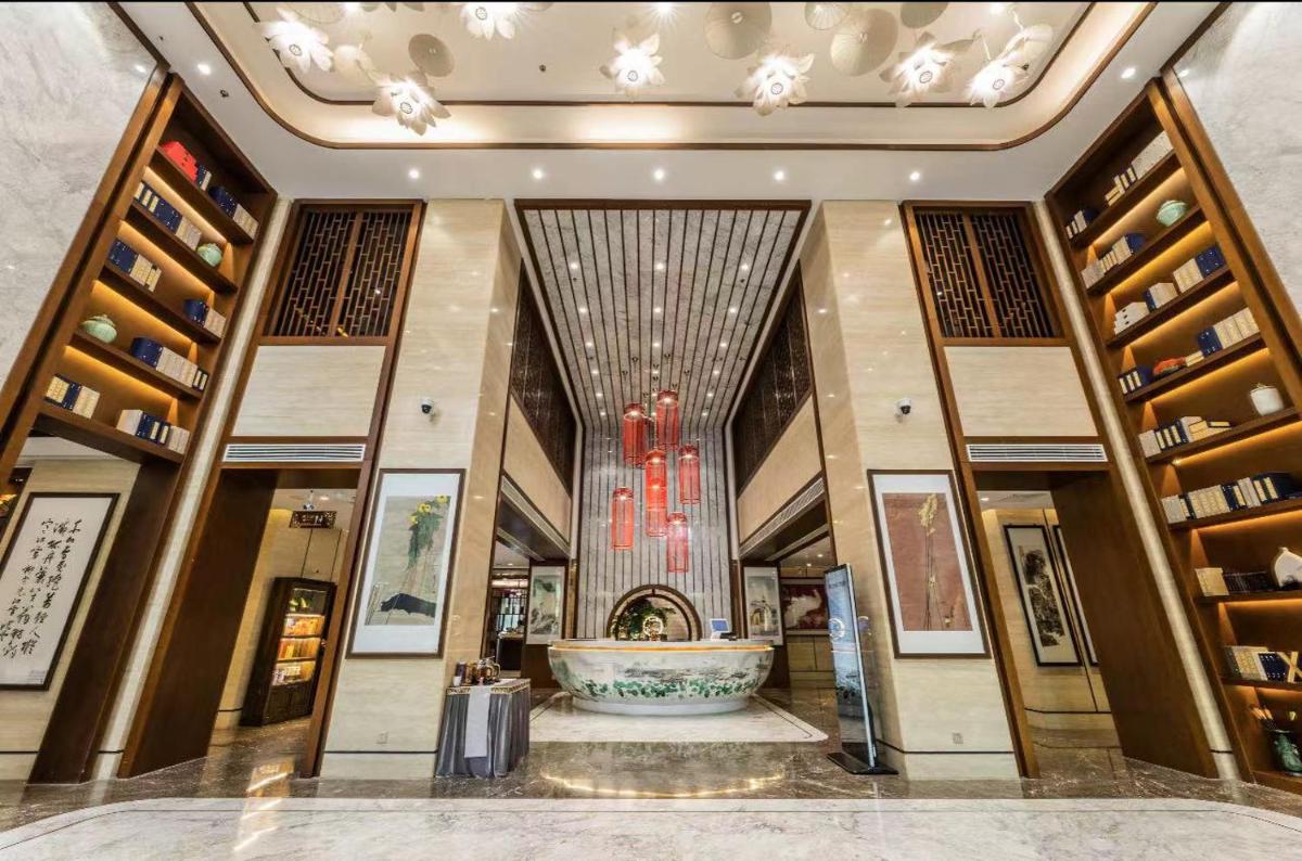 Century Runhua Hotel - Hizvo