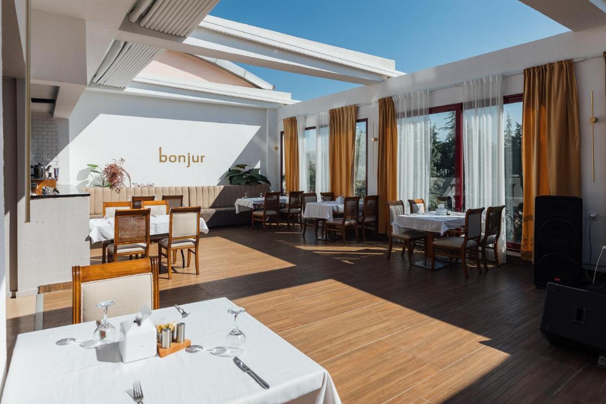 Bonjur Hotel Thermal & Wellness Club - Housity