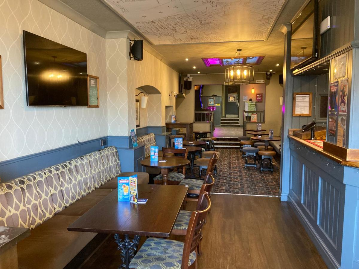 The Buck Inn - Housity