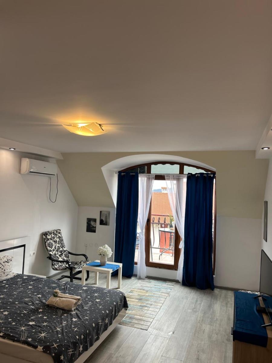Victoria Hotel Rooms & Victoria Apartment Veliko Tarnovo - Housity