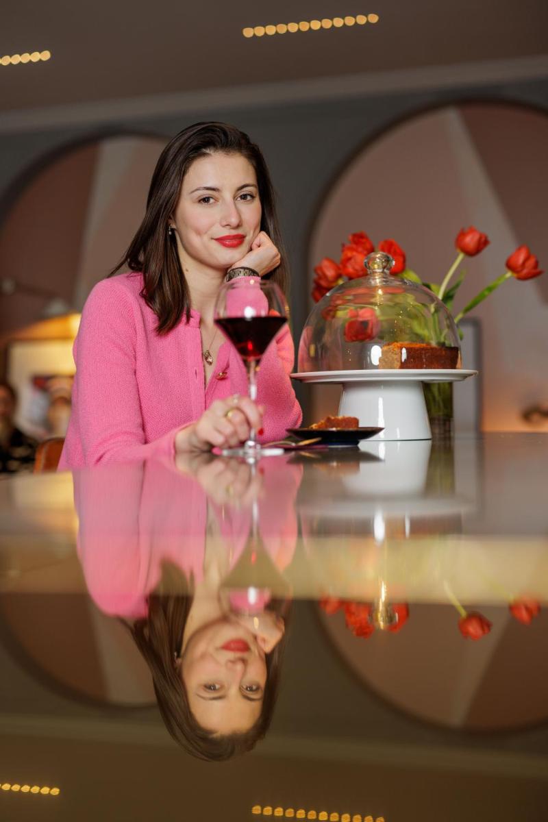 Clients de l'établissement Maison ELLE Paris