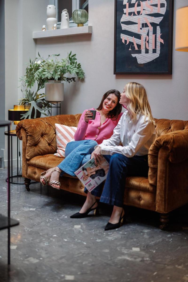 Clients de l'établissement Maison ELLE Paris