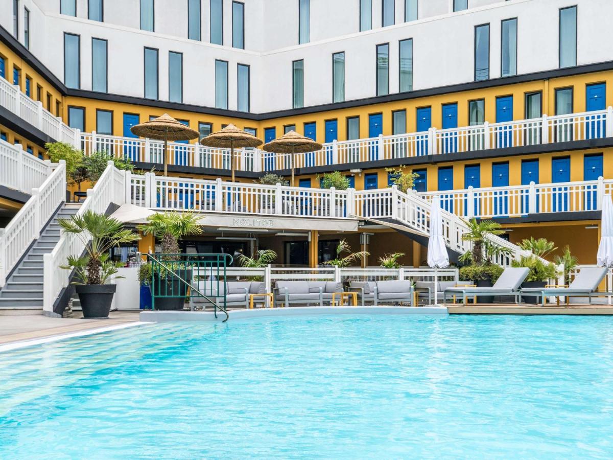 Piscine de l'établissement Molitor Hotel & Spa Paris - MGallery Collection ou située à proximité
