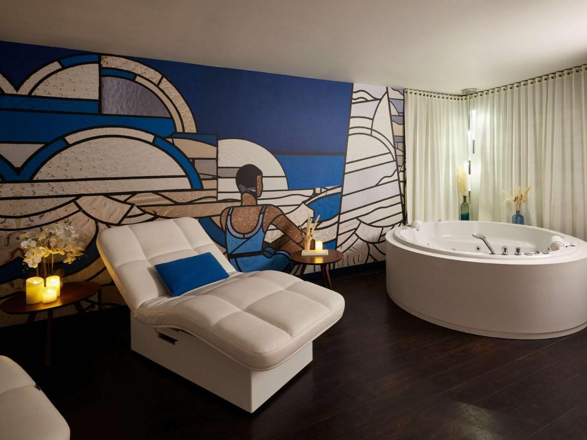 Coin salon dans l'établissement Molitor Hotel & Spa Paris - MGallery Collection