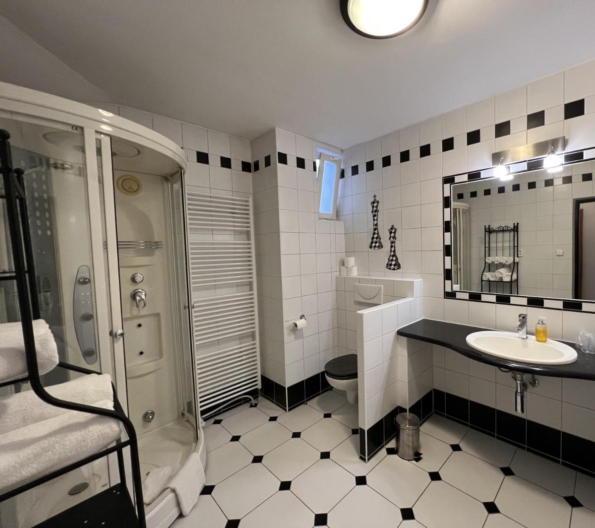 DEPENDANCE PATRIOT Trnava - Housity