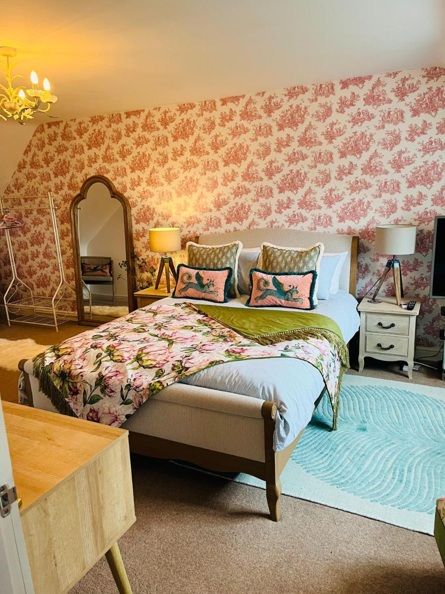 Number 2, Spacious Rooms, Near Ironbridge! - Housity