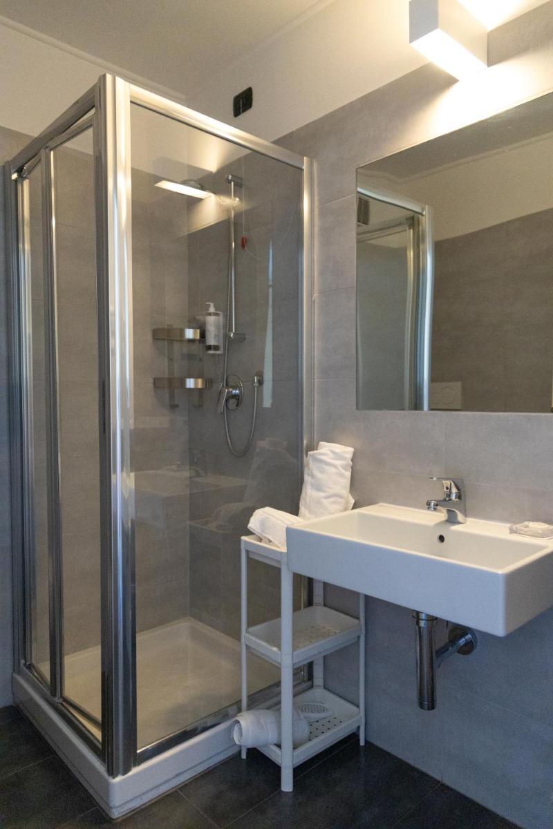 Hotel Giallo - Housity
