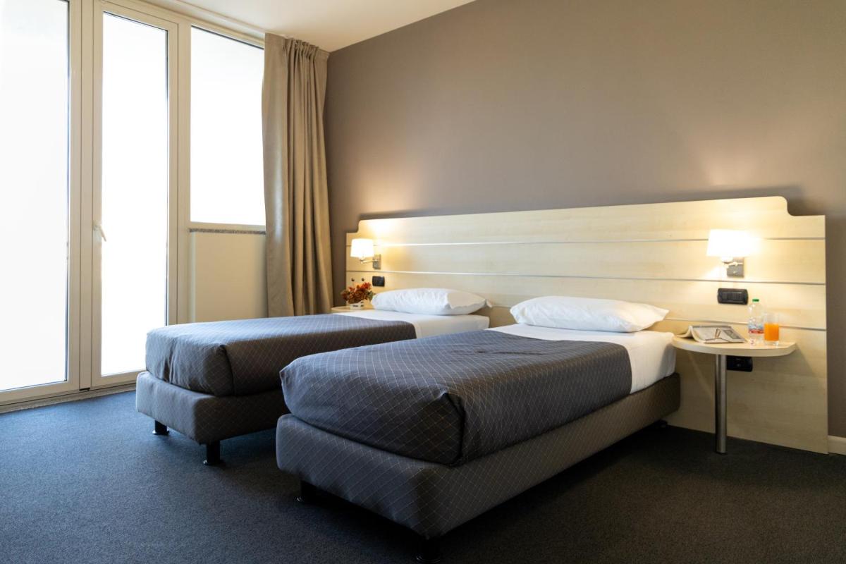 Hotel Giallo - Housity