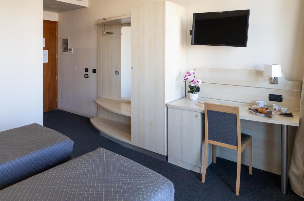 Hotel Giallo - Housity