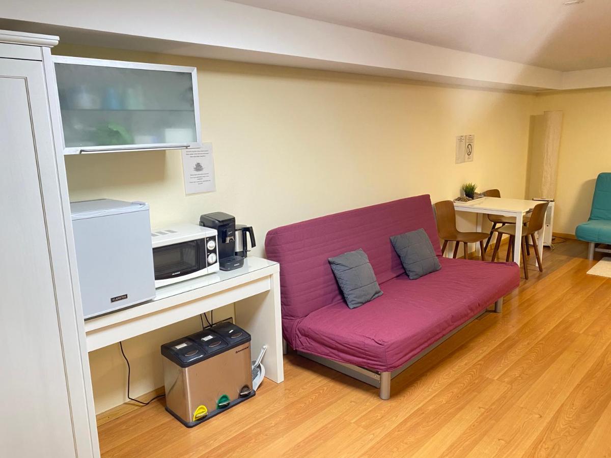 ruhiges privates Zimmer in Freiburg, zentrumsnah, Nähe Europapark - Housity