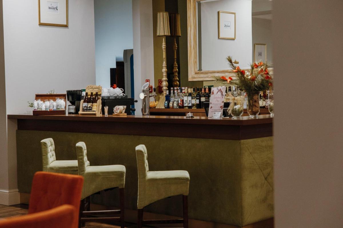 Hotel Chrobry - Housity