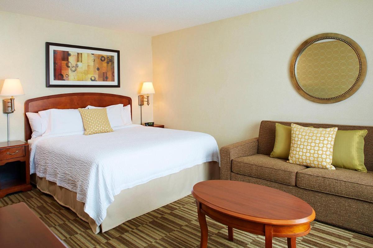 Courtyard Boston Natick - Housity