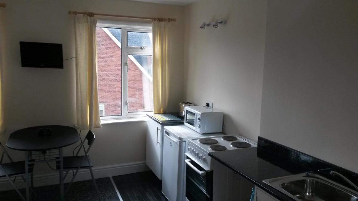 Brampton Guest House - Housity