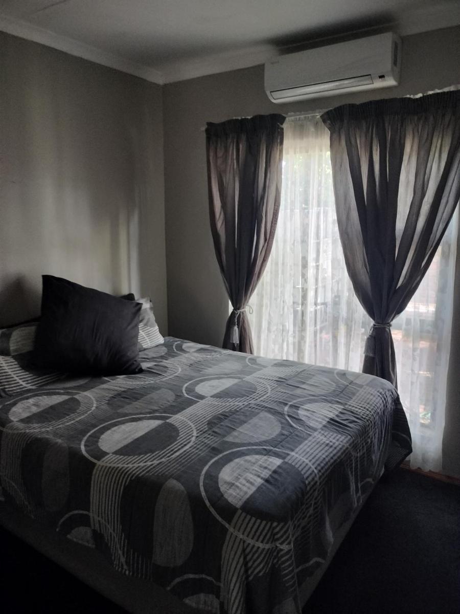 19 Wawiel Guesthouse - Housity