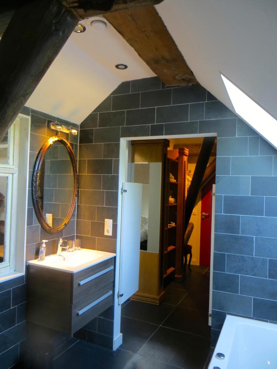 The Black Horse B&B & More - Housity