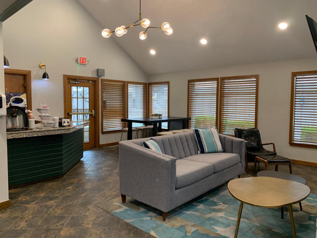MainStay Suites Springfield South - Battlefield Rd - Housity