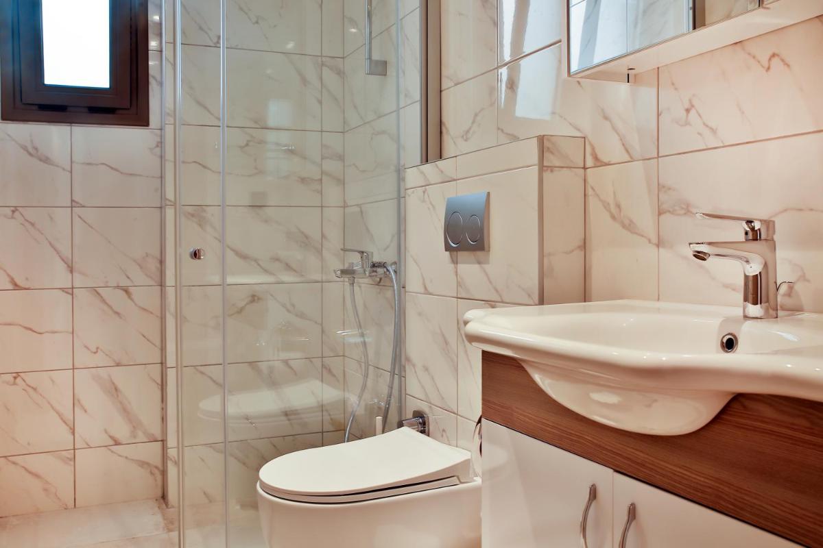 Green Park Villas by Important Group Travel - Housity