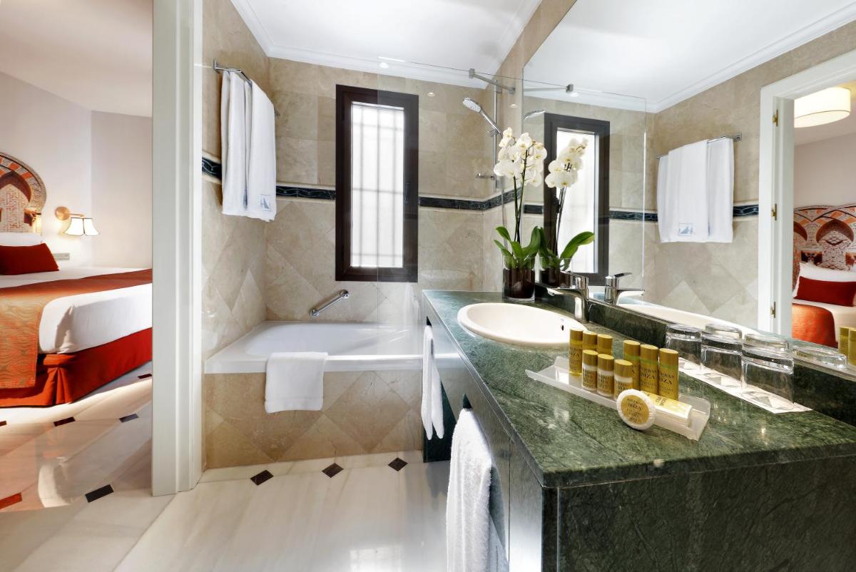 Eurostars Conquistador - Housity