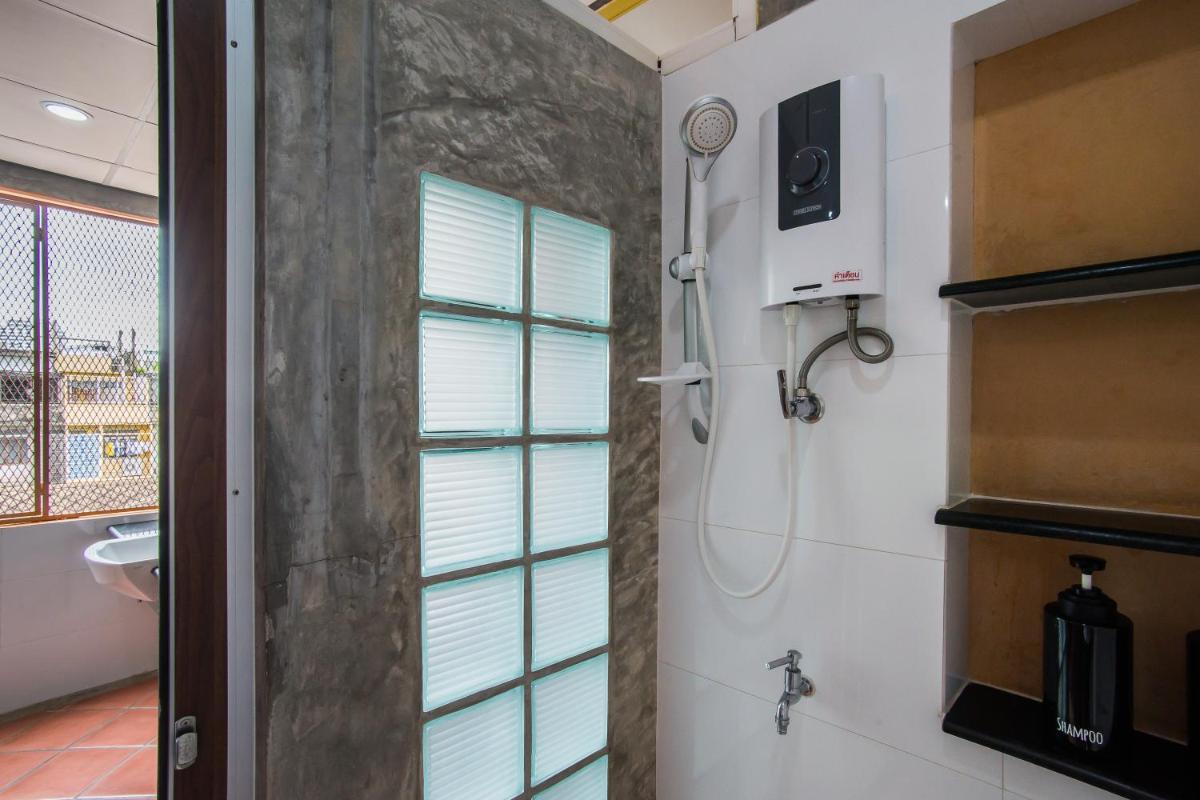 Banthat Thong Hostel - Housity