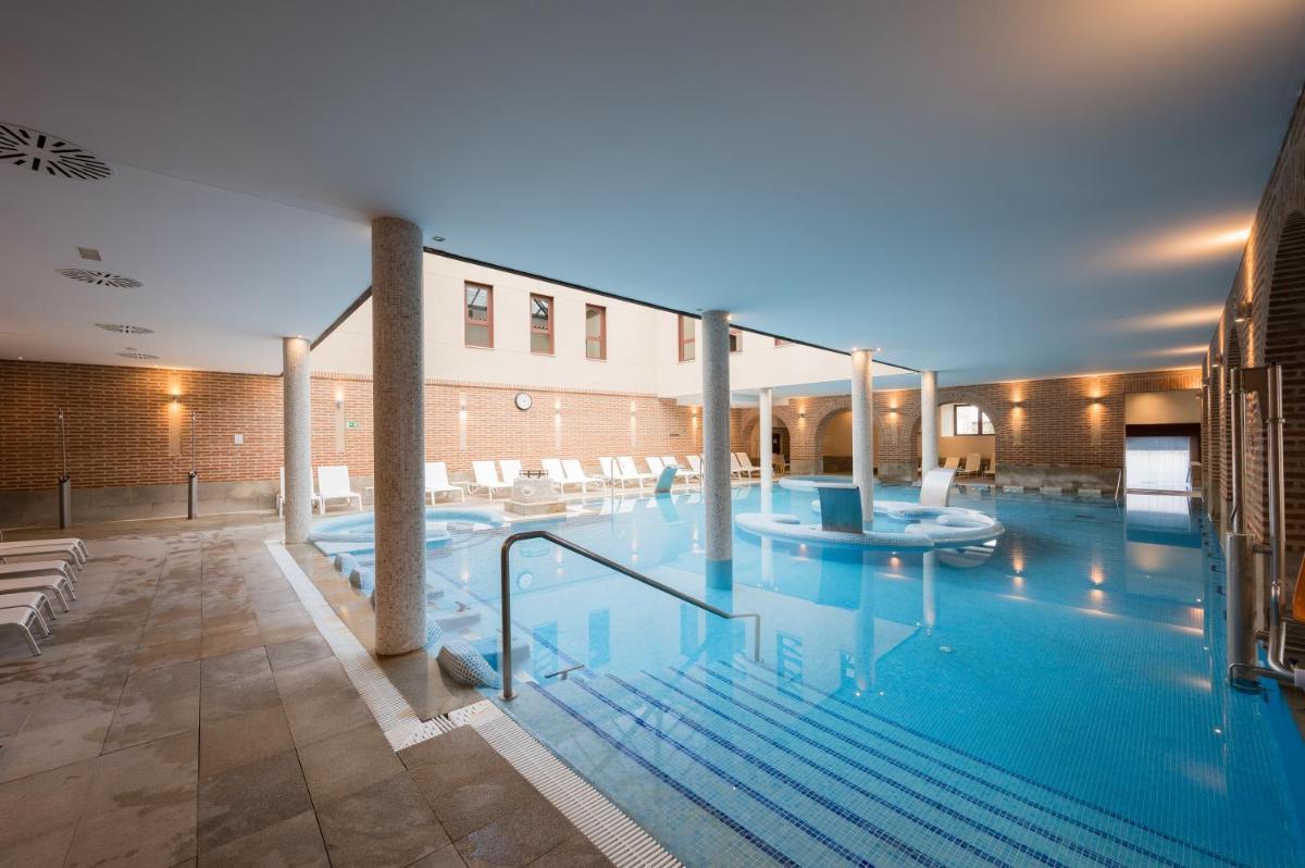 Piscina en o cerca de Castilla Termal Olmedo