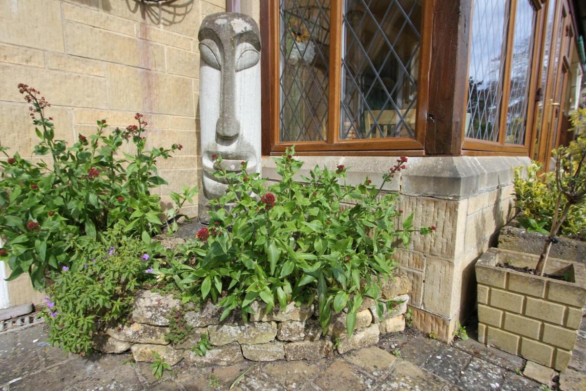 Meadow Rise Guest House - Housity