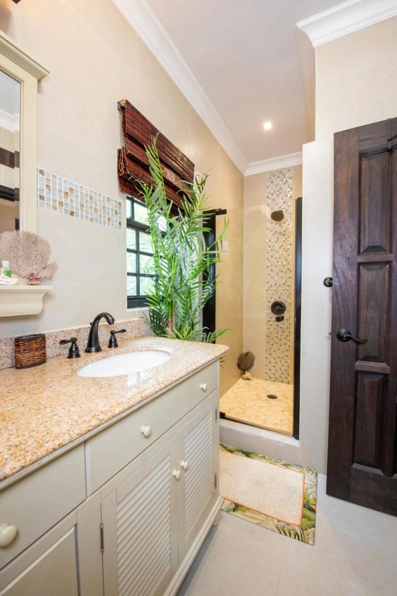 The Pilot House - Housity