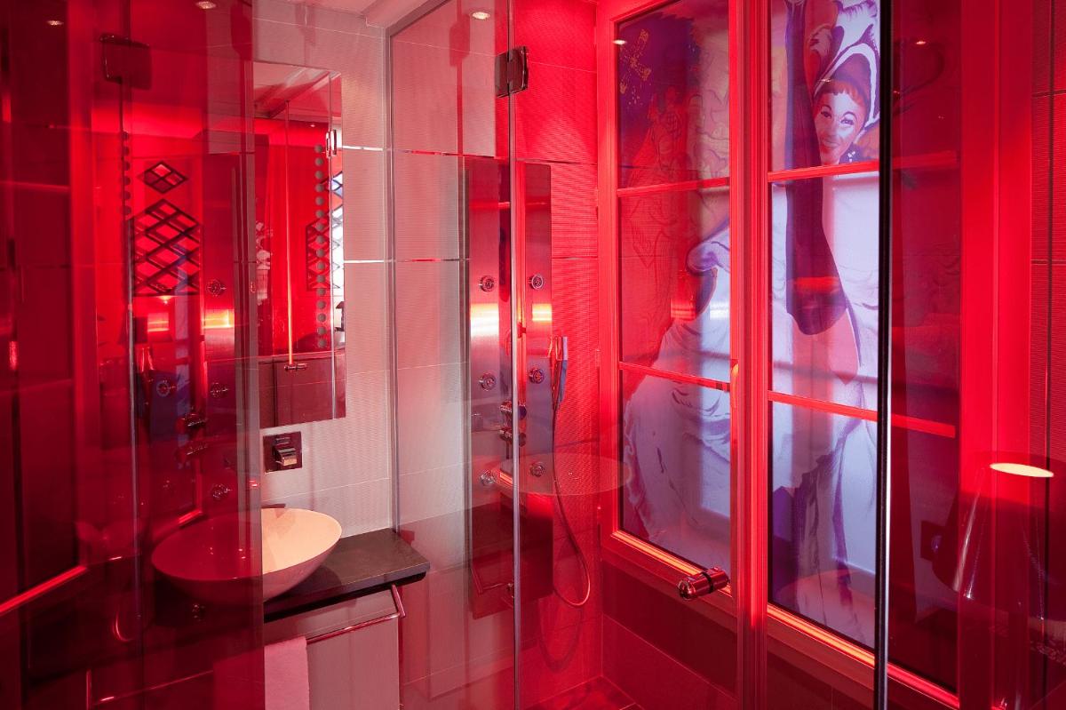 Salle de bains dans l'établissement Secret de Paris - Hotel & Spa