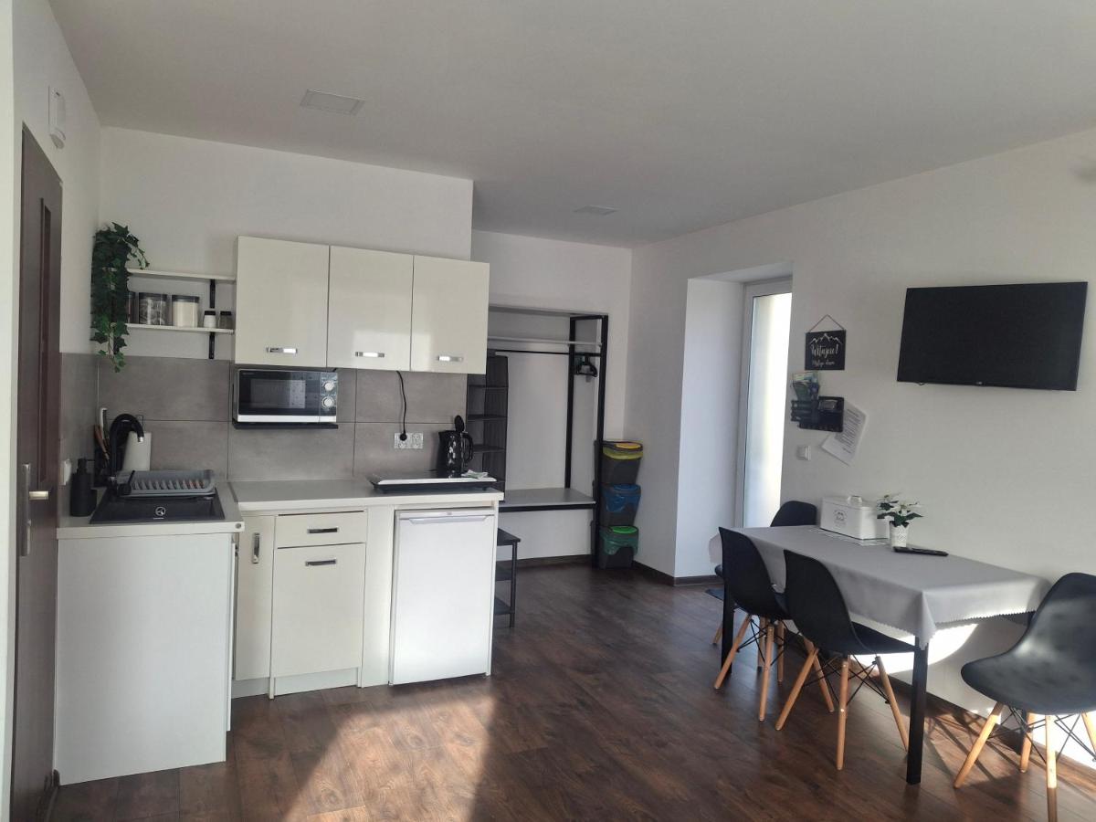 Agroturystyka pod niebieskim dachem - Housity