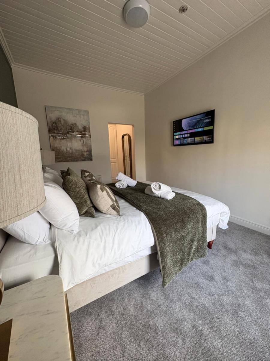 The Copper Still Bar Restaurant & Boutique Rooms - Housity