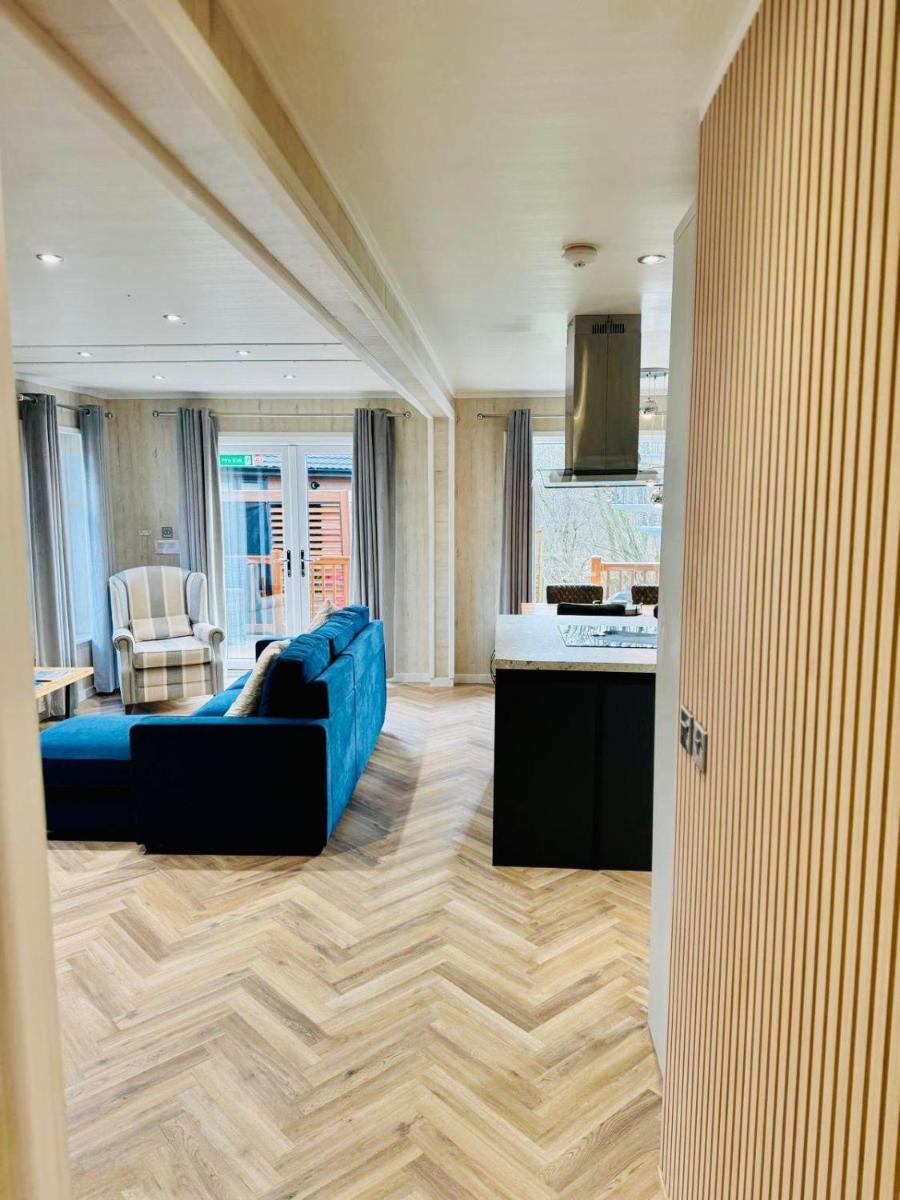 The Harbour, HOT TUB ROOF TERRACE, Sleeps 4 - Housity