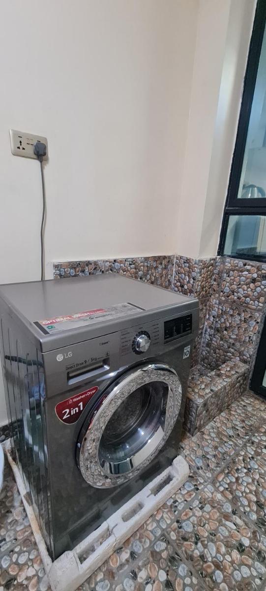 One bedroom near Adam's Arcade - Housity