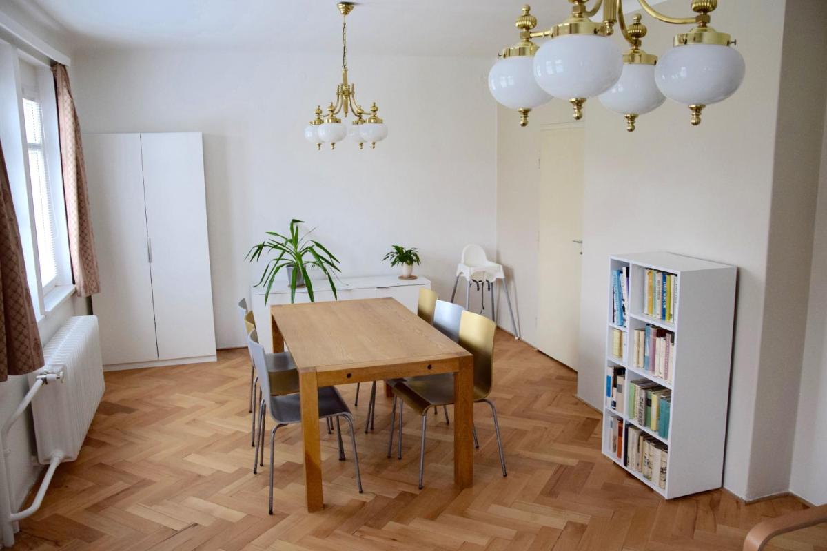Classical House in Prague 6 - Housity