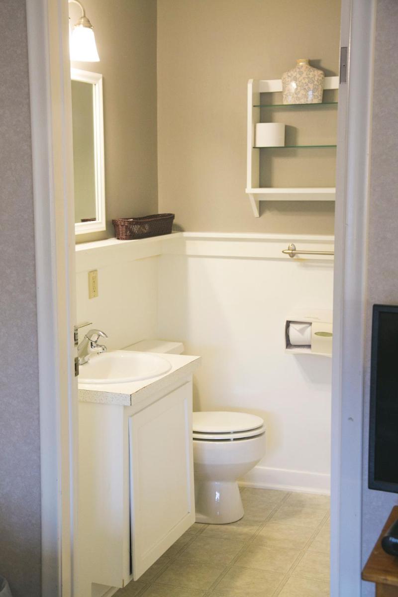 Lanes Privateer Inn - Housity