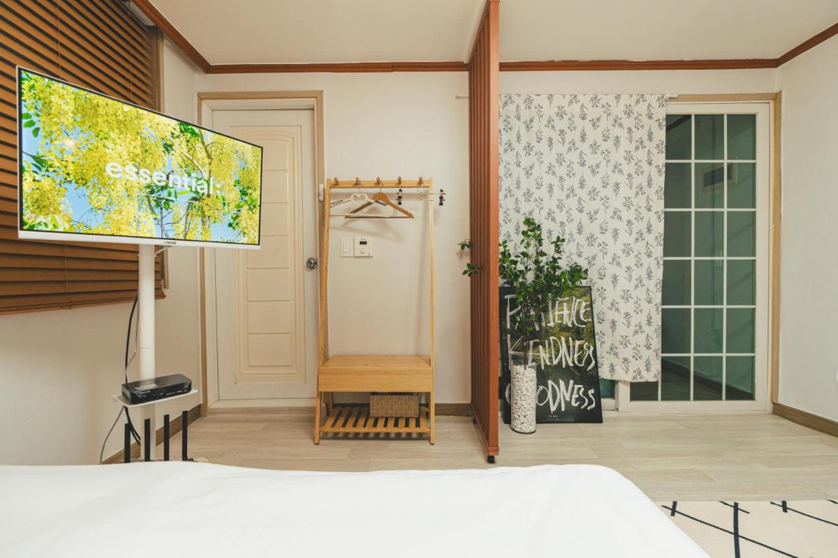 Sinsa station stay - Housity