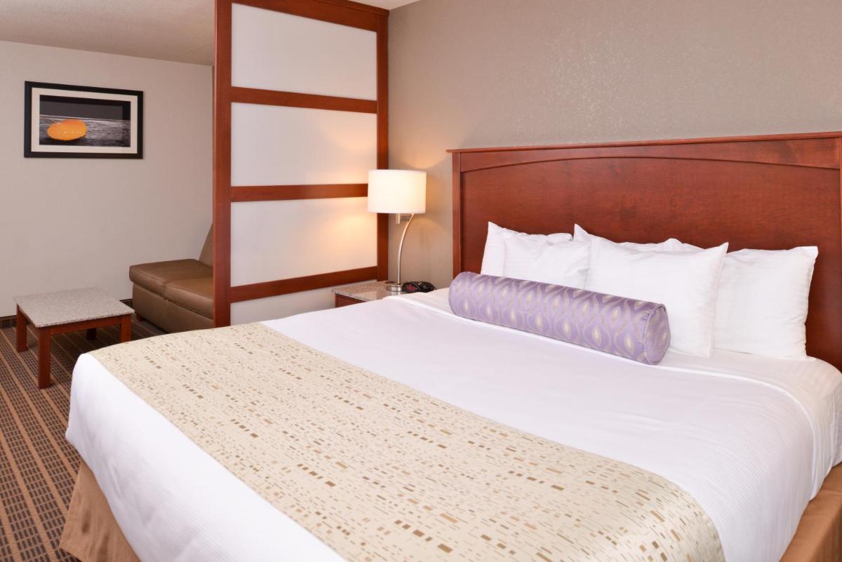 Best Western Plus Peak Vista Inn & Suites - Housity