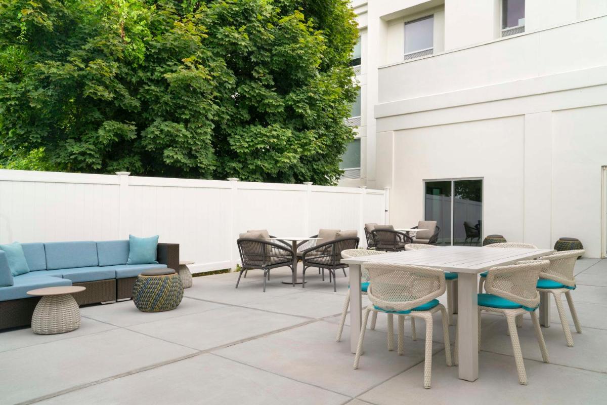 Hilton Garden Inn Boston-Burlington - Housity