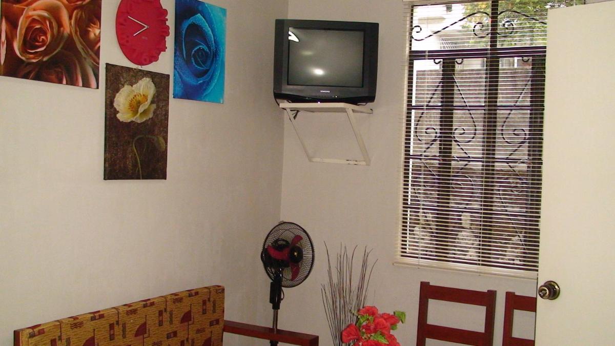 Lyn's Do Drop Inn Transient House - Housity