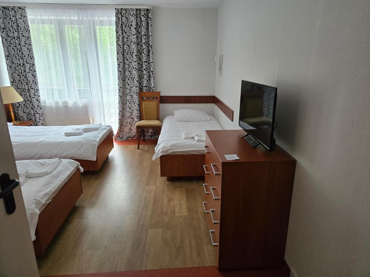 Ośrodek Wypoczynkowy Watra - Housity