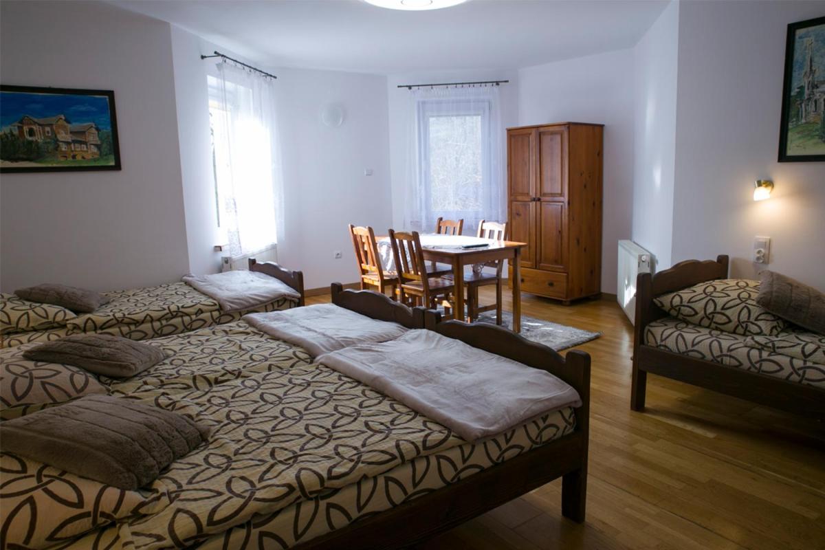Dom Pod Lipą - Housity