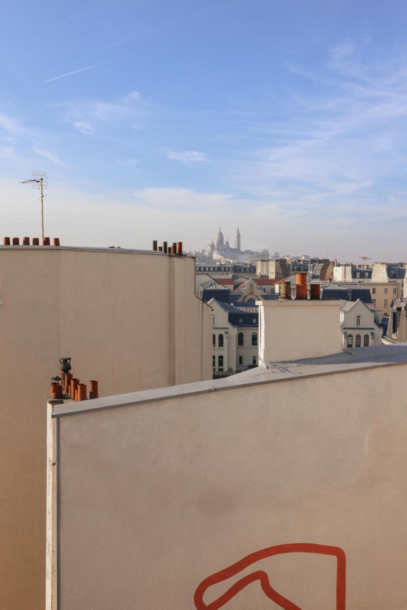 Vue générale sur Paris ou vue de la ville depuis l'hôtel