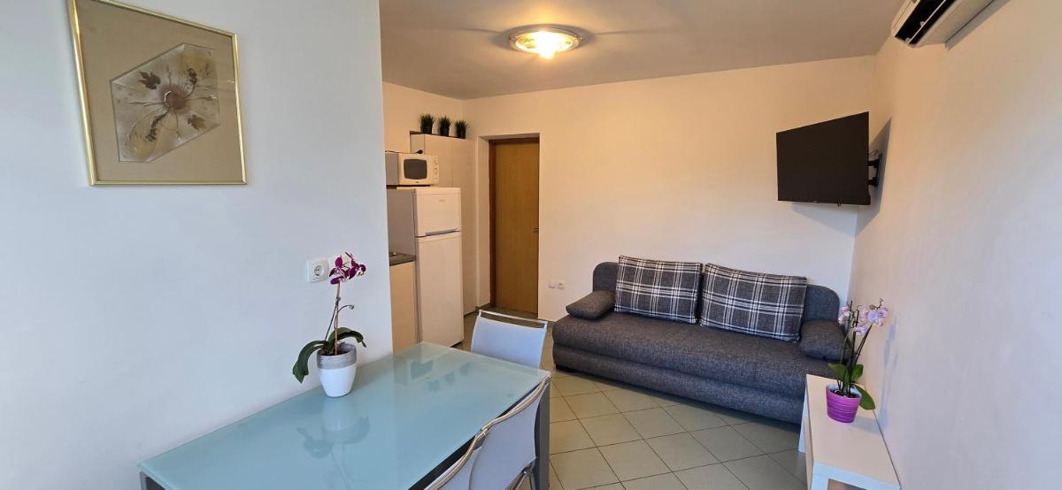 Apartments Carmen - Housity