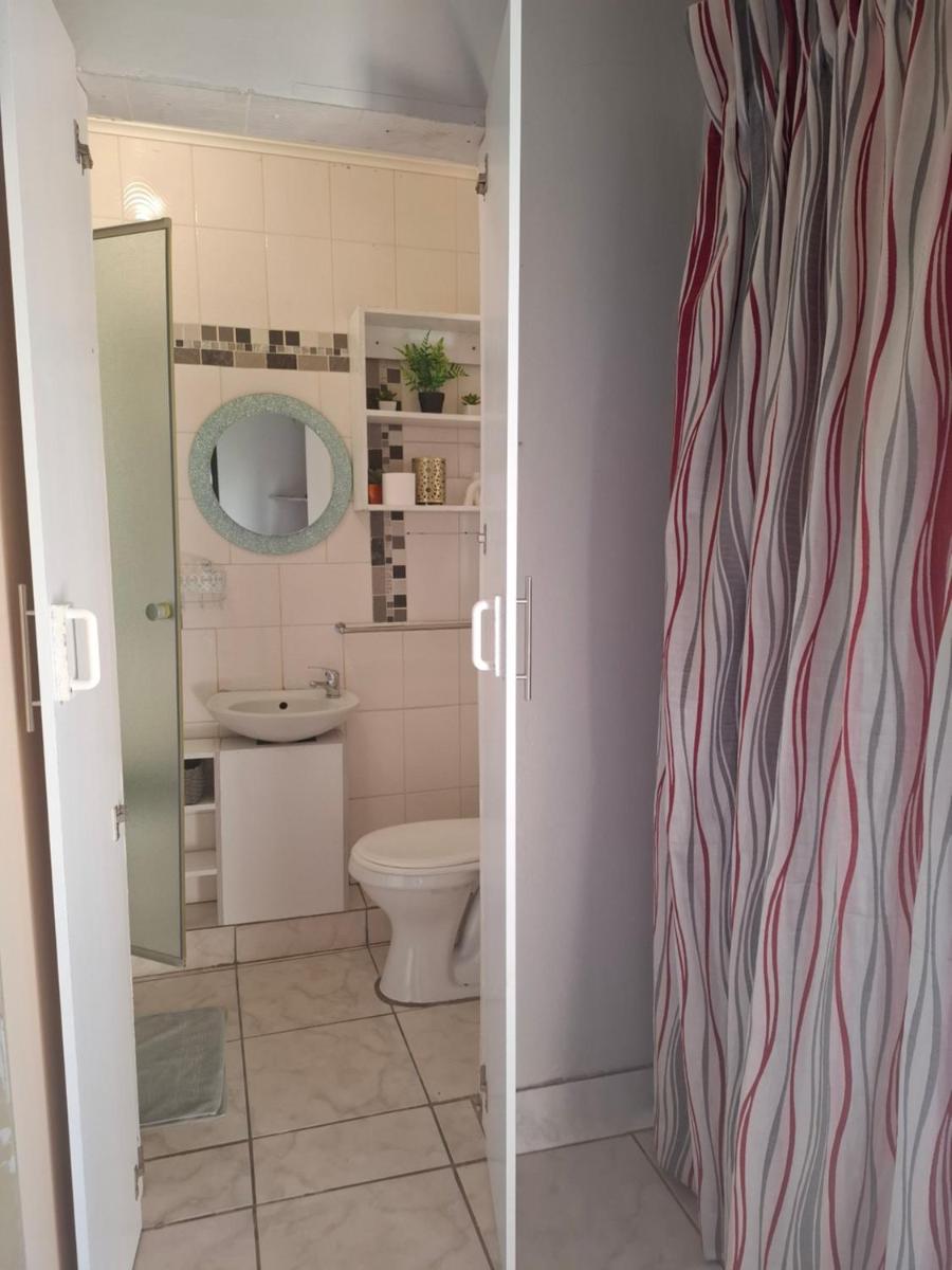 Vicky B Bed and Breakfast - Housity