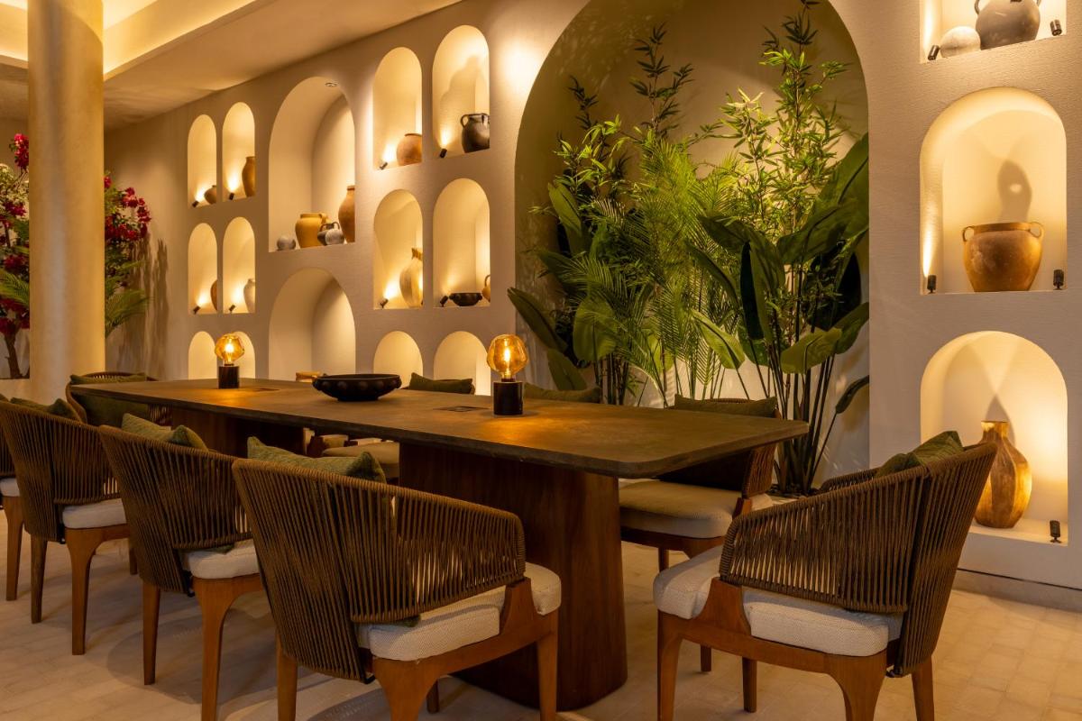 Desert Rose Resort - Housity