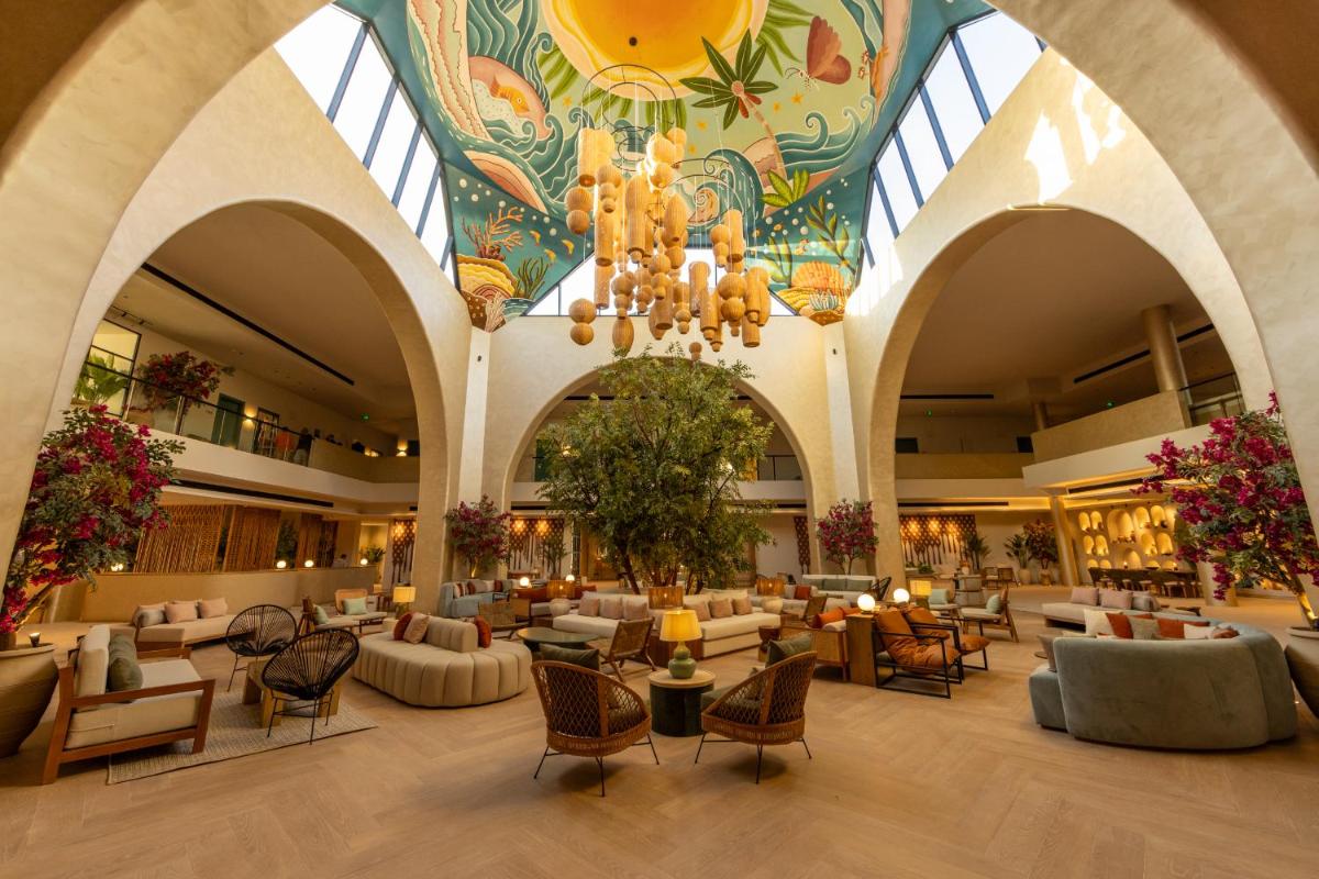 Desert Rose Resort - Housity